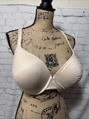 Victoria's Secret Cream Body by Victoria Perfect Shape Padded Underwire Bra40DDD